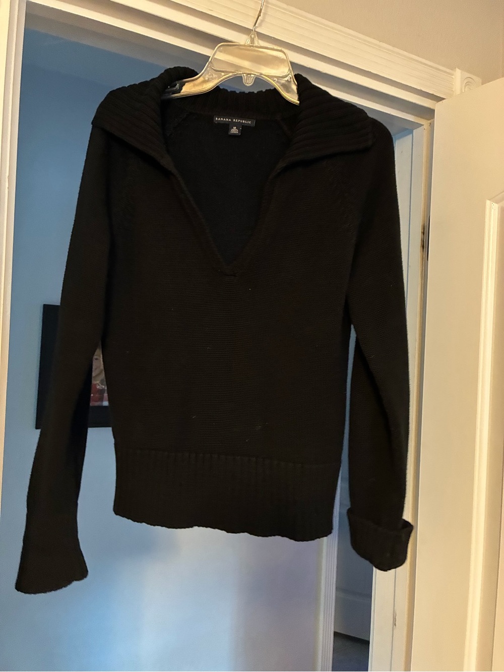 Banana Republic Black Low V-Neck Ribbed Collar Sweater size Medium